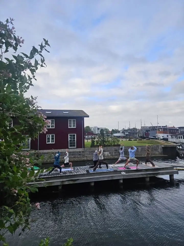 Yoga, Sauna & Communal Breakfast