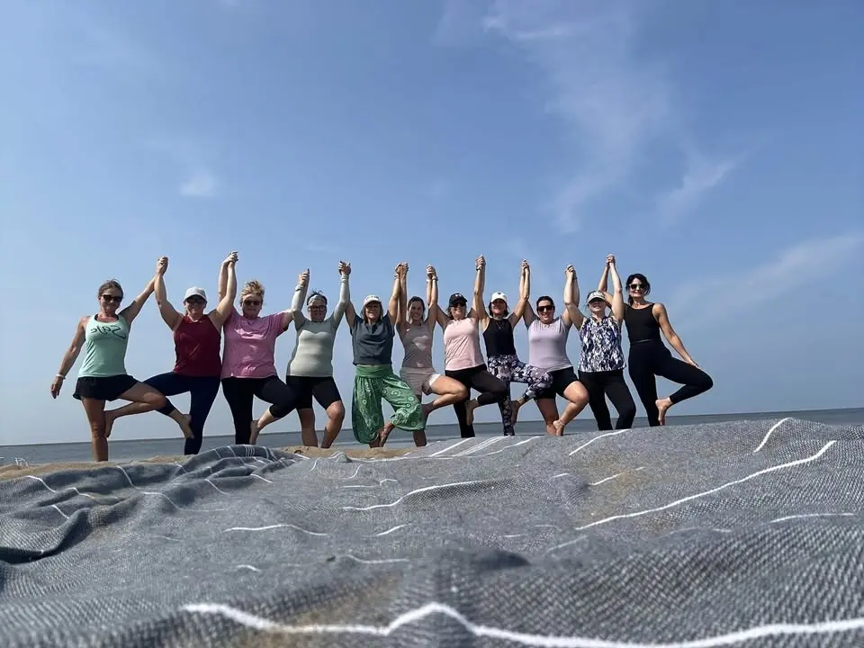 Yoga on the Beach / Yoga sur plage