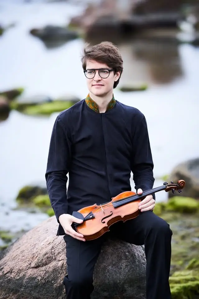 Hugo Ticciati violin; Pierre-Laurent Aimard piano