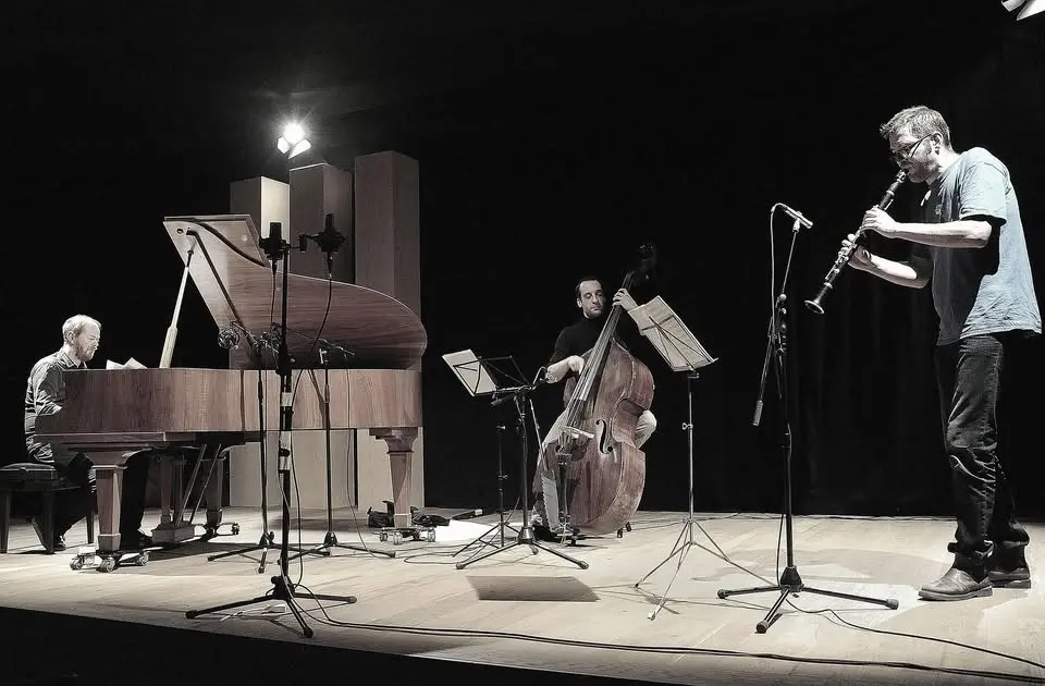 PANDAjazz: Der lange Schatten
