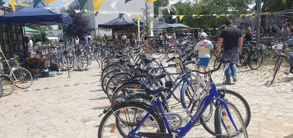 Fahrradmarkt // Bikemarket Moabit // ZK/U