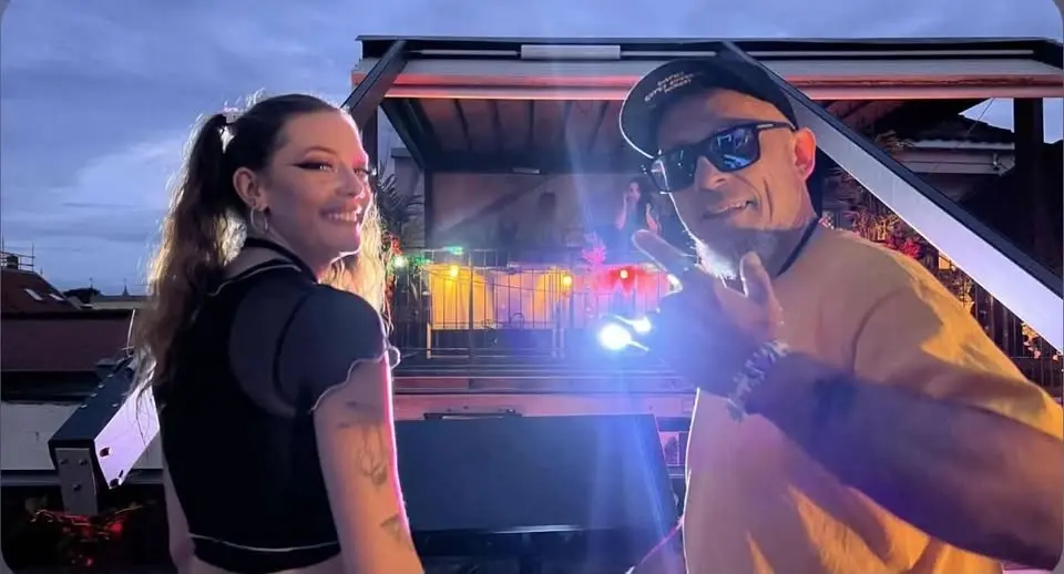 2R + VINTAGE HOOKER & VJ LUPO // Cementen