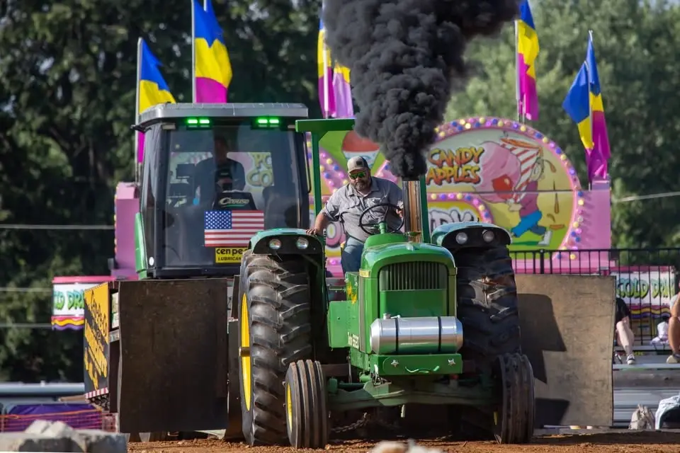 Tractor pulls at cecil county fair 