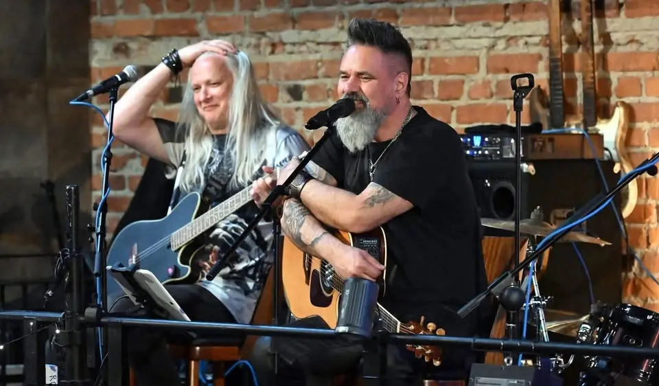 B & M ACOUSTIC ROCK