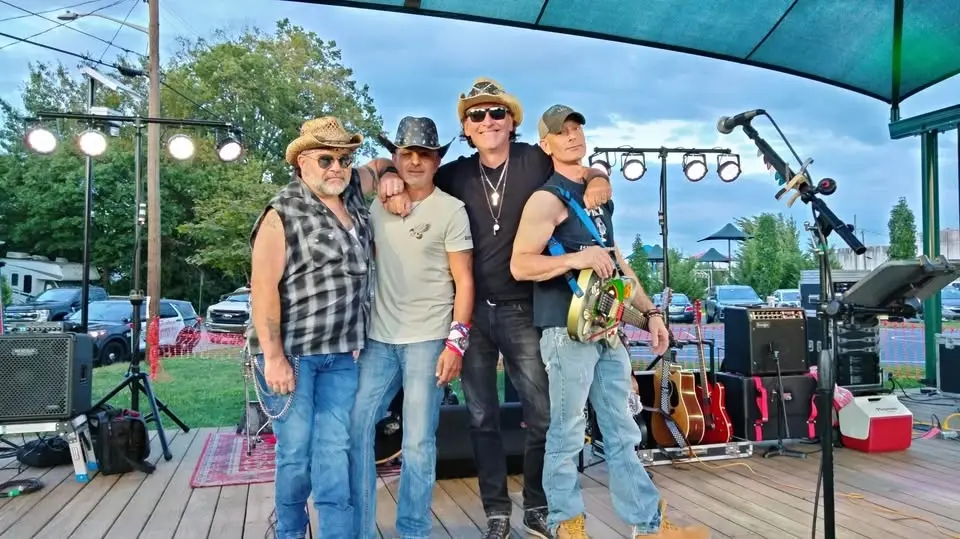 Twisted Country @ Anchors Tiki Bar FIREWORK NIGHT