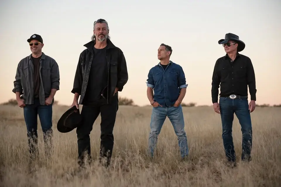 Roger Clyne & the Peacemakers