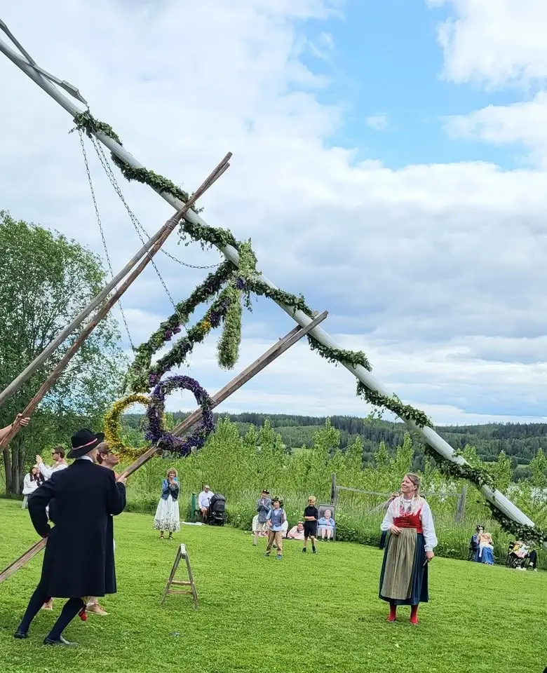 Midsommar i Österby bygdegård