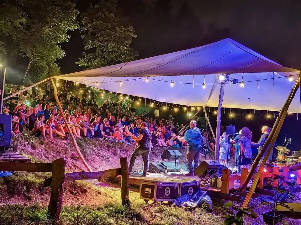 Dom o Zielonych Progach w Warszawie || 05.07.2026 || Chata Numinosum, Jazdów. Koncert Plenerowy