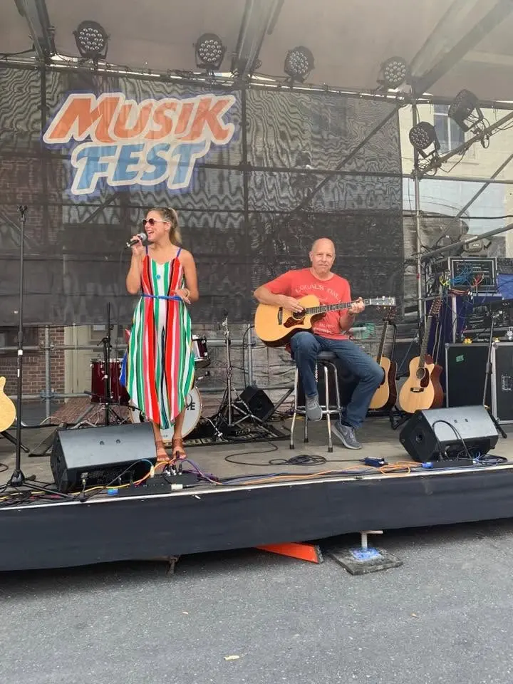 Stef & Mike @ Musikfest Main St. stage 