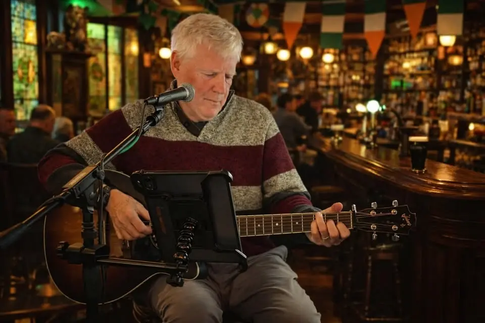 Live Music w/ Bill Burns-Lynch