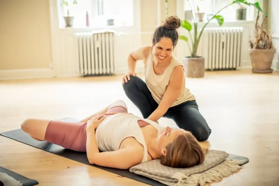 Yoga For Pelvic Floor Health – A Trauma-Sensitive Class Series with Leah Wrobel