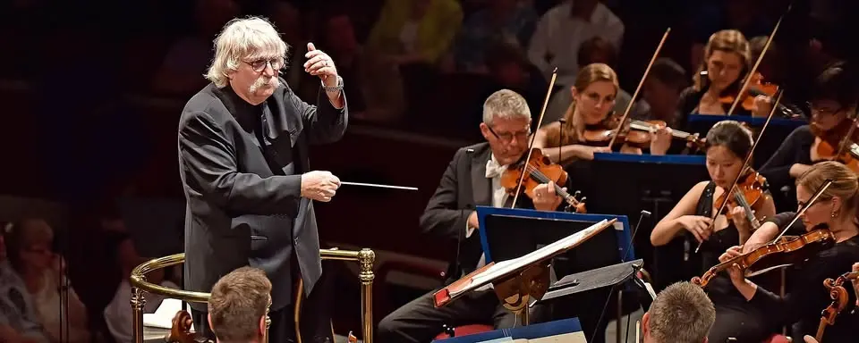 Sir Karl Jenkins conducts The Armed Man