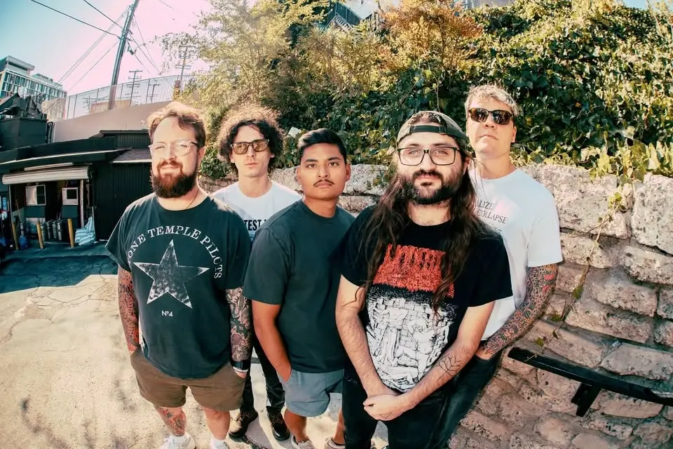 Gov Ball After Dark - Hot Mulligan: Presented By NÜTRL