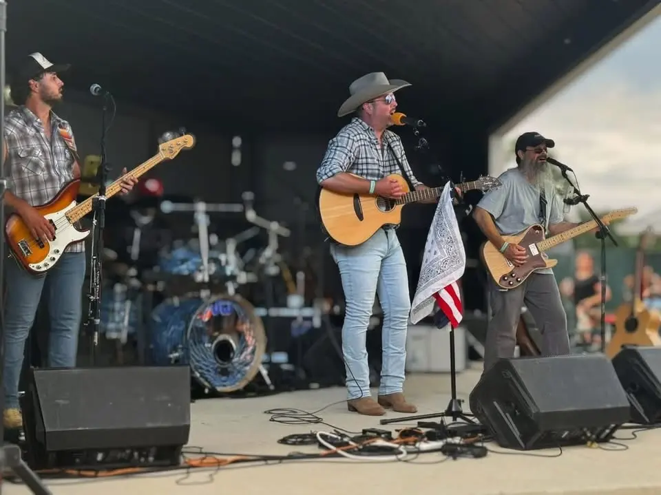 🇺🇸 The Jon Cross Band celebrates America 🇺🇸 at Cranberry!