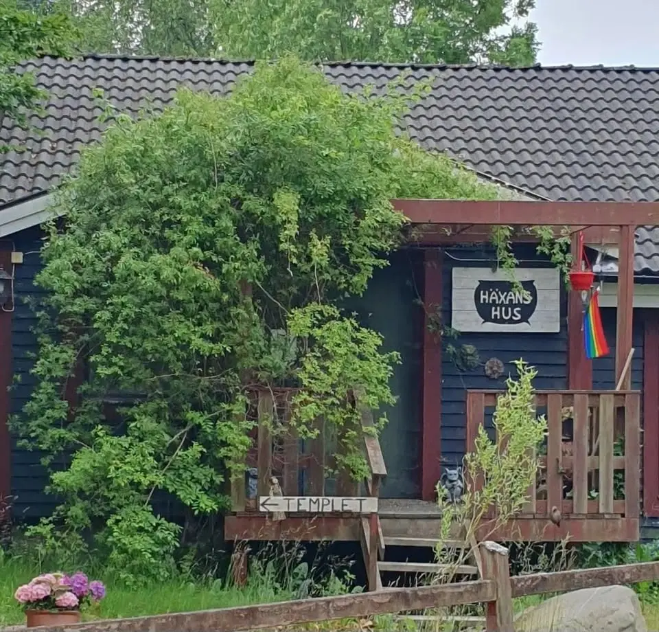 Linda på Häxans hus och Åsa på Skogsljus bjuder in
