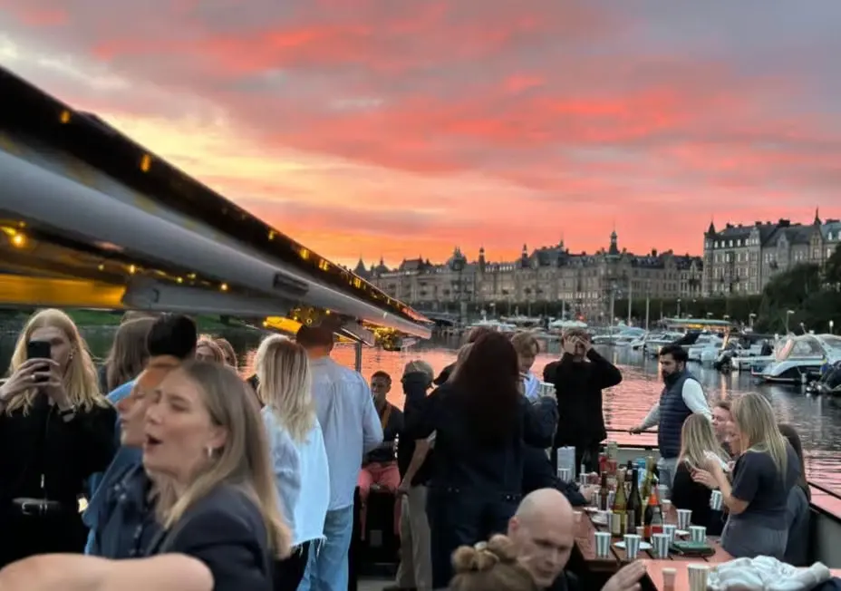 Flottur runt Djurgården med livemusik