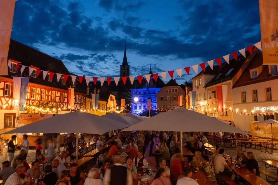 Marktplatz Winzerfest der Weinfreunde Iphofen
