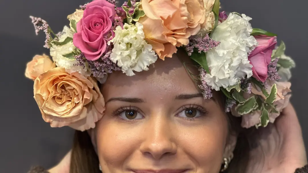 Lär dig binda en proffsig midsommarkrans