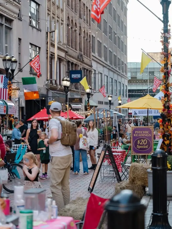 Pratt Street Sunday Market 🌼