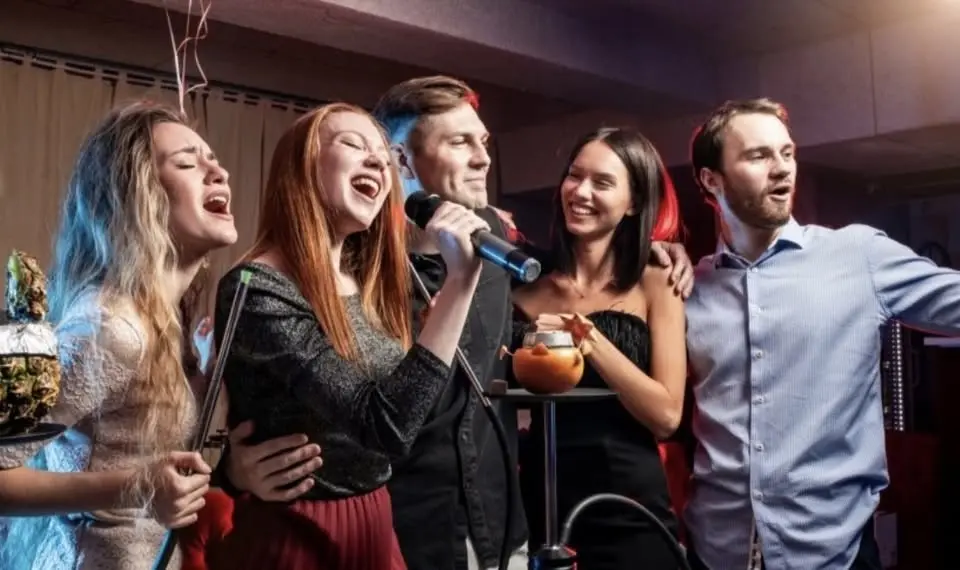 Erasmus : ★. Apero or Karaoké Party ★ Exchange languages or sing - Address only on SOCIALIZUS