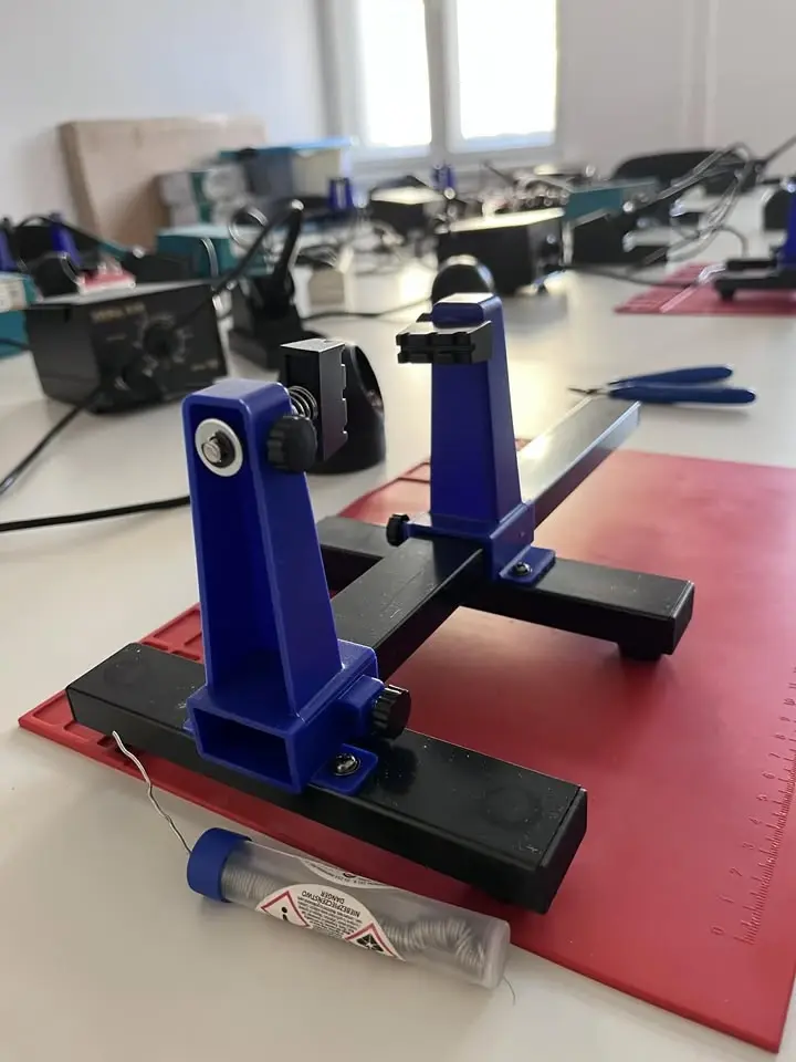 Wakacje z elektroniką i programowaniem dla dzieci i młodzieży (10+)