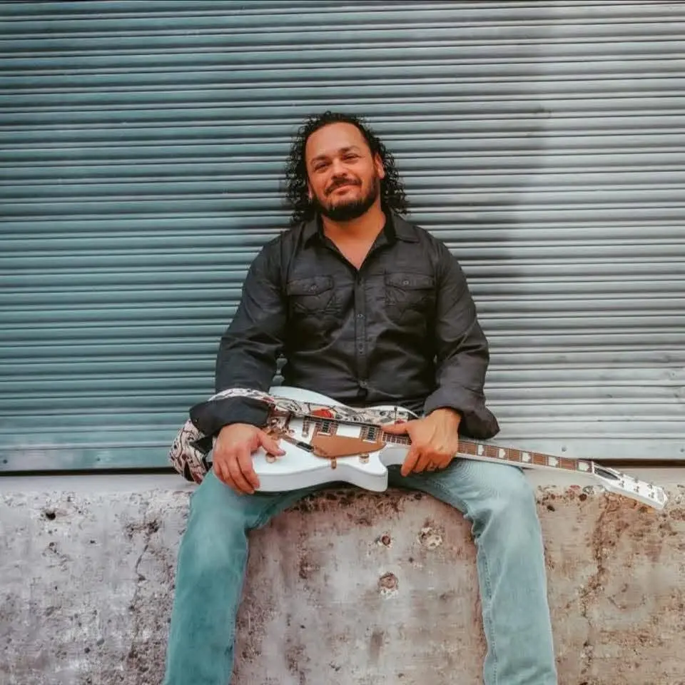Live Music - Raul Burruel