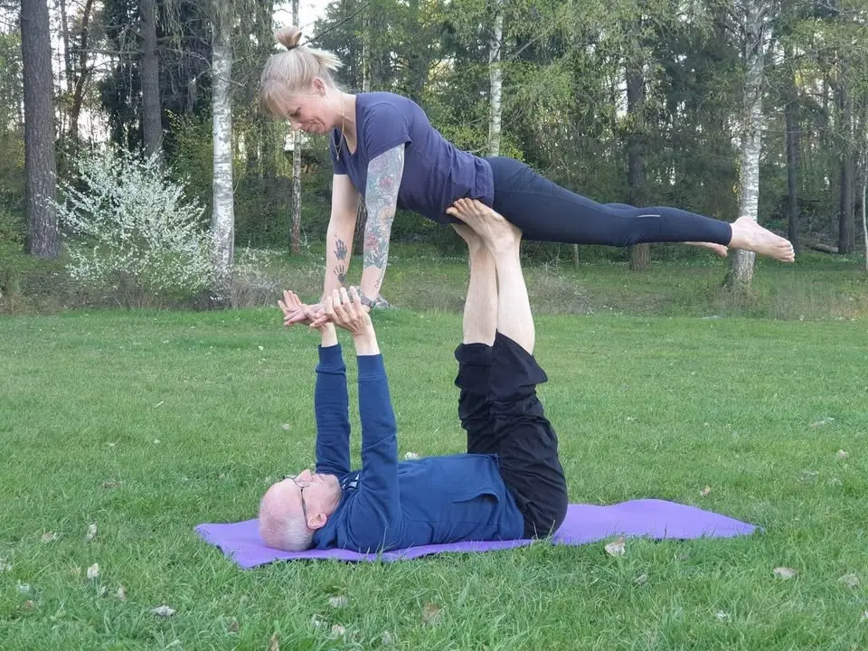 Acroyoga utomhus