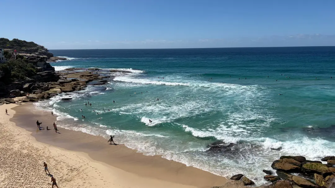 🏖️ 🐳 Stunning Bondi Beach to Maroubra whale watching walk with epic views 🐋 
