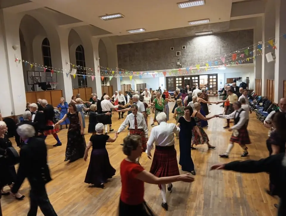 SUMMER DANCE