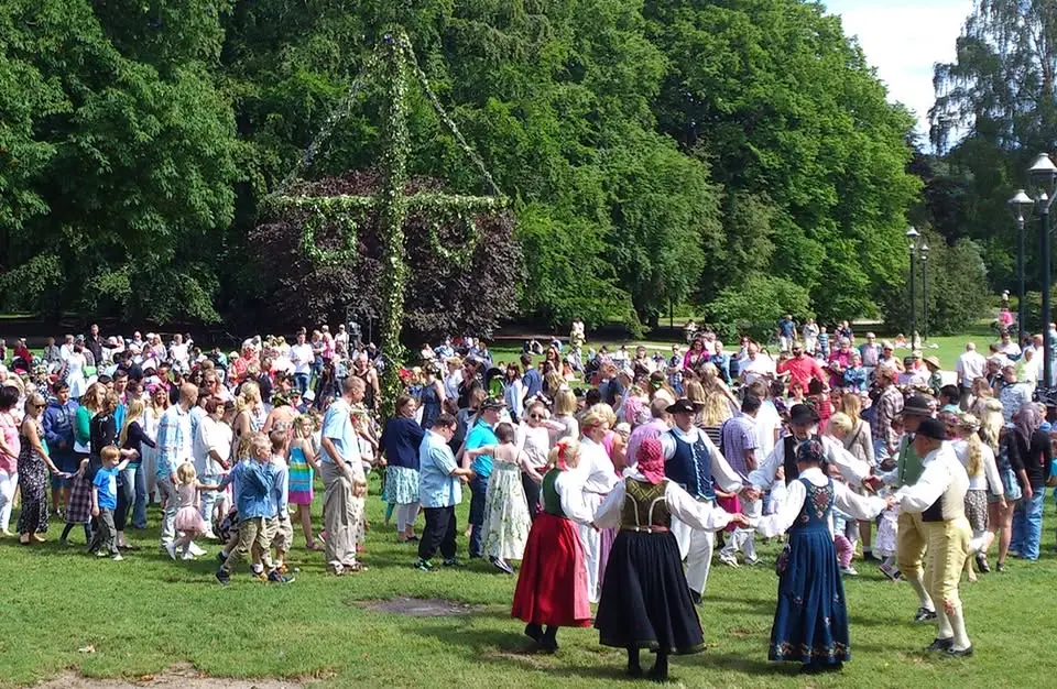 Midsommarfirande i Tivoliparken