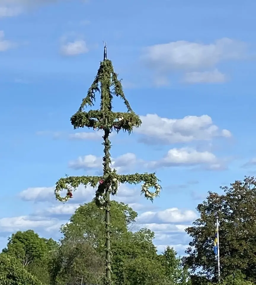 Traditionsenligt MIDSOMMARFIRANDE 