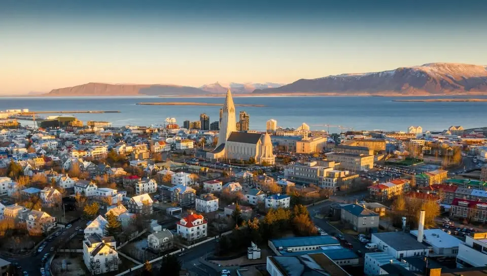 Solo travellers: casual hangout in Reykjavík (4pm)