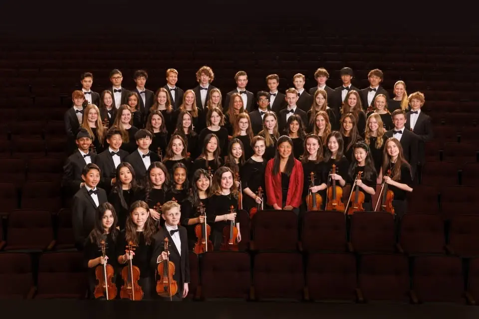 Waterford School Orchestra spelar i Örebro Olaus Petri kyrka