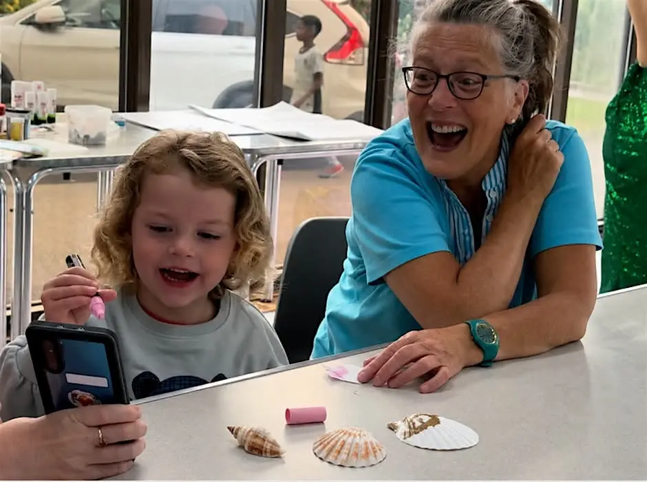 Shell Decorating and Sand - Art Therapy w Qualified Art Therapist Tracey