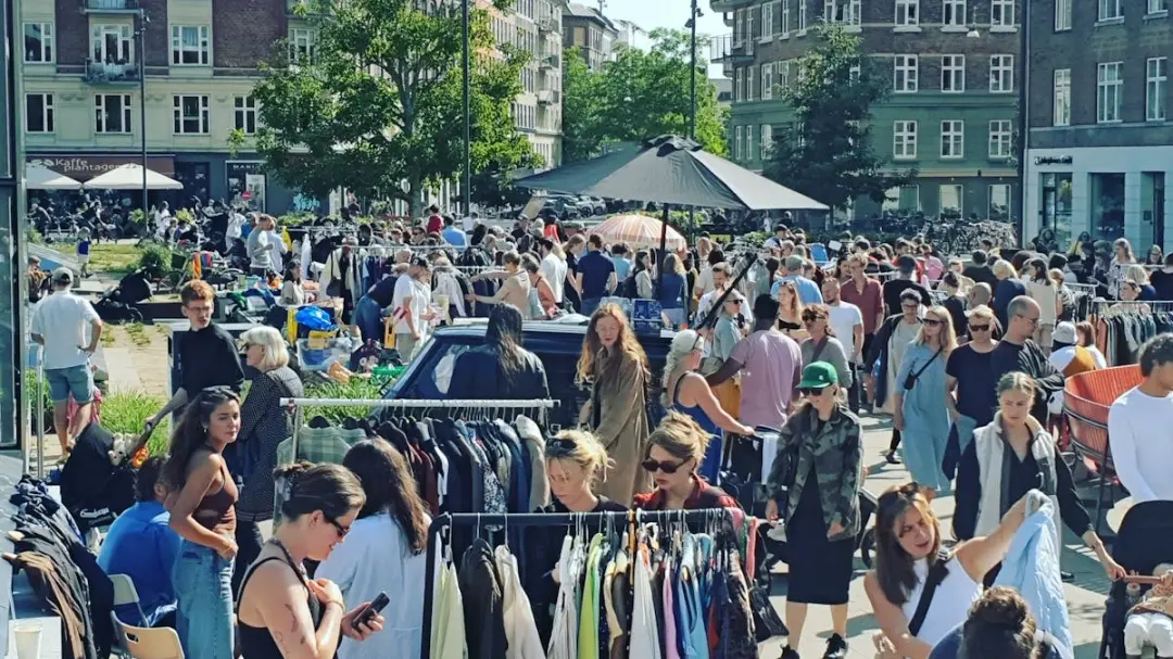 LOPPELINDA på ENGHAVE PLADS ved METROEN - Juli Marked!