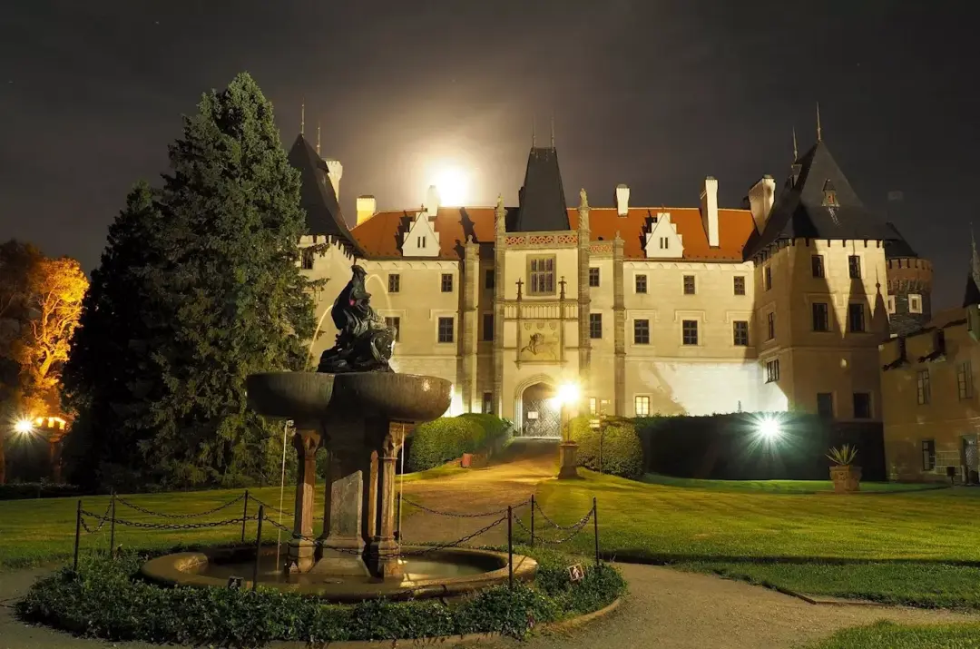 Večer otevřených bran na zámku Žleby 2026
