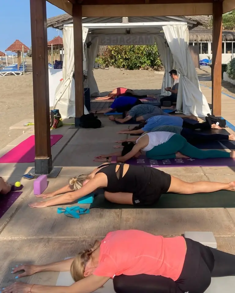 Beach Yogalates in English, all levels