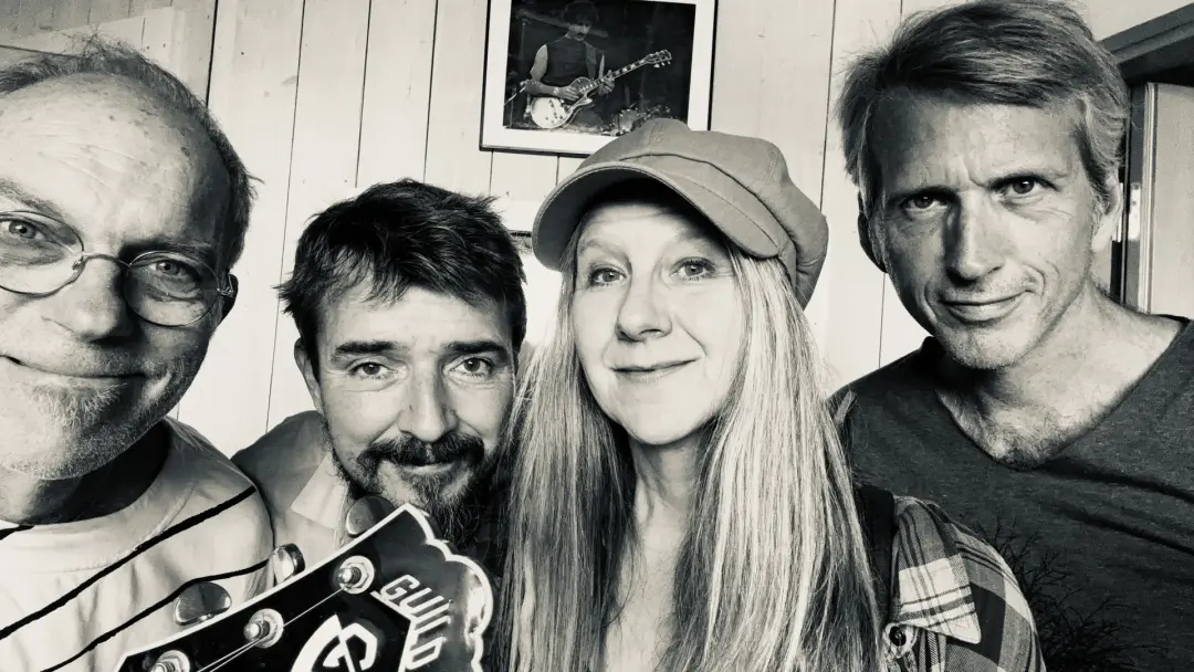 Fia Ekberg och Broderiet + support Indra och Lea