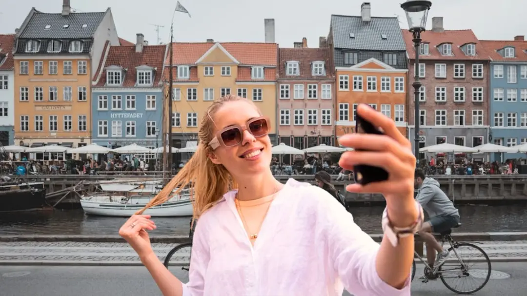 Make Space on your iPhone for your Copenhagen memories - Power Hour. (CopenPay)