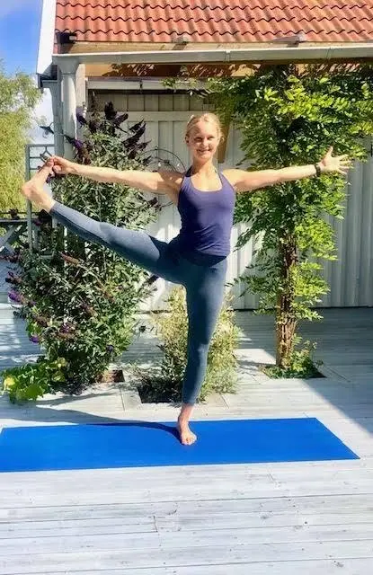 YOGA PÅ VACKRA BRÄNNÖ 29 juni -17 juli kl 9-10! DROP IN - SWISHA PÅ PLATS
