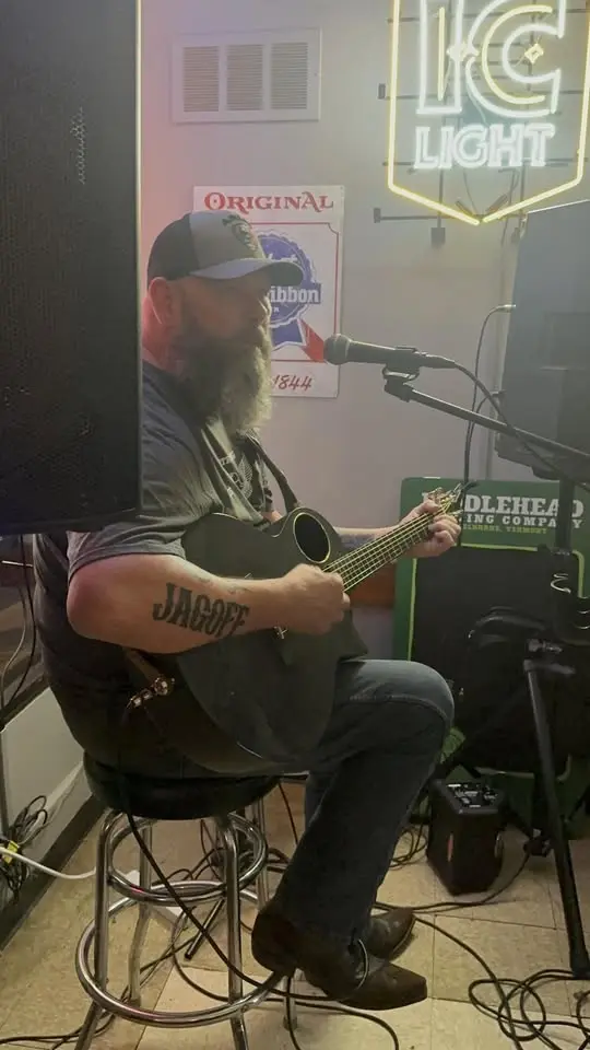 Unplugged Country on Carson!