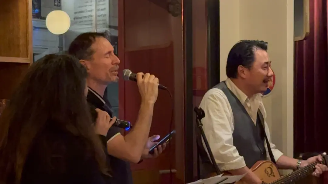 karaoke/open mic live