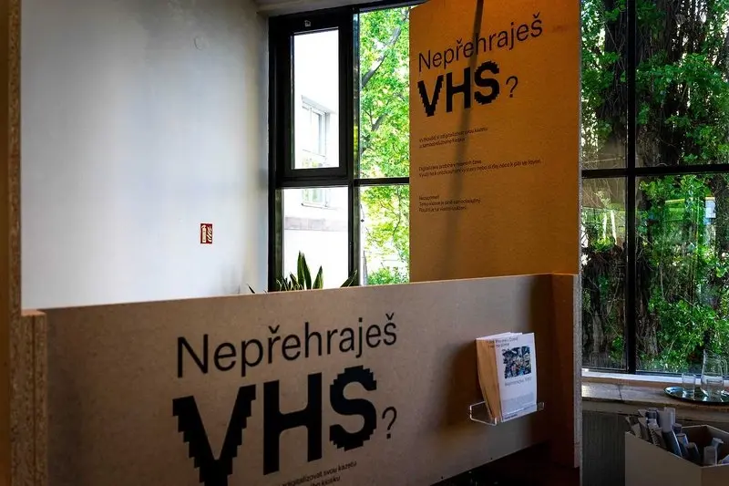 Distorted Session 6: Nepřehraješ VHS?