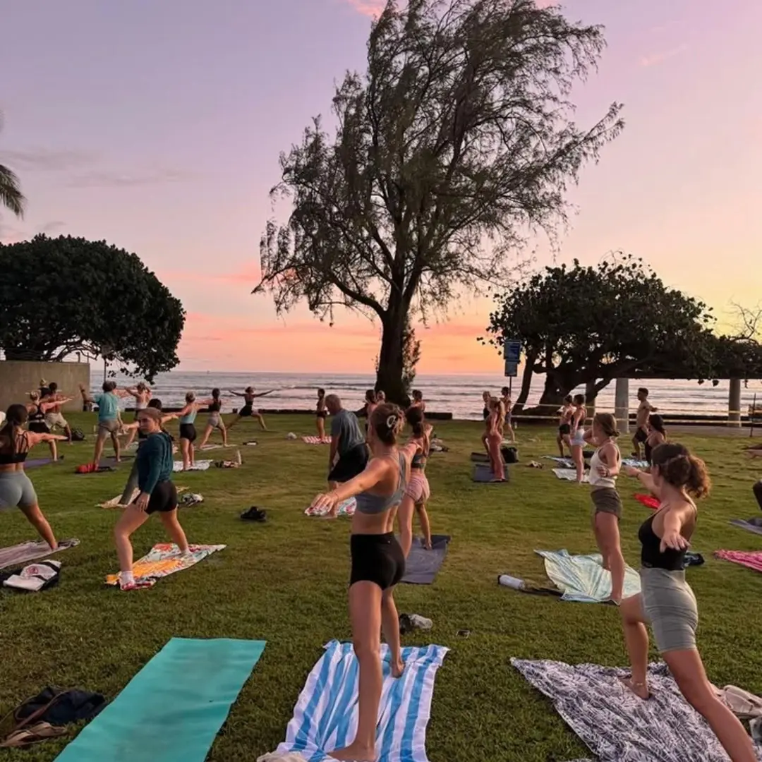 Sunset Bier Yoga im Olympiapark🧘♀️🌅🍻