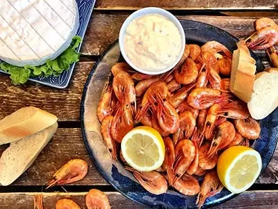 Räkafton med pub och trubadur