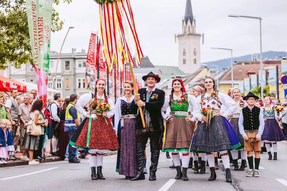 Großer Trachtenfestzug am 81. Villacher Kirchtag