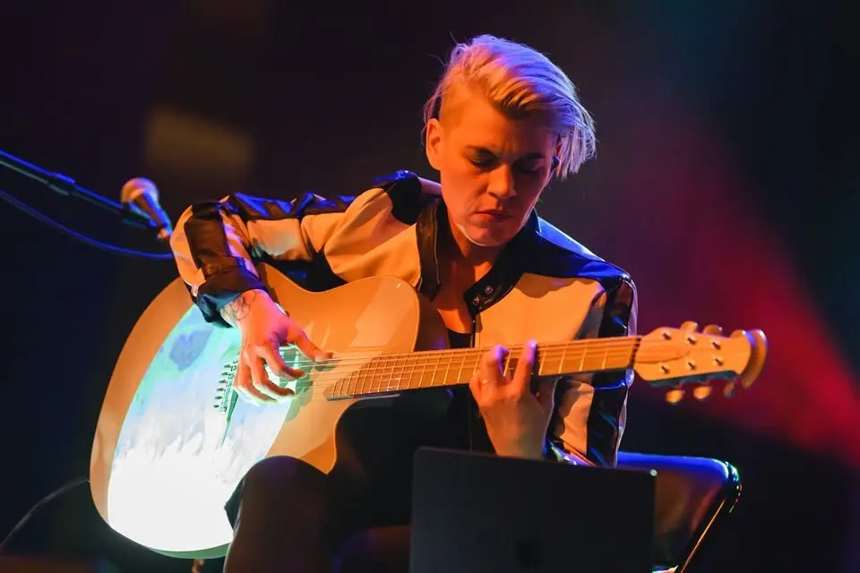 Kaki King w/sg Olive Klug