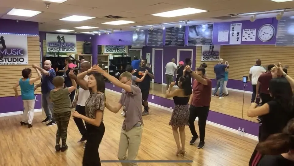 FREE DAYTIME SALSA CLASS