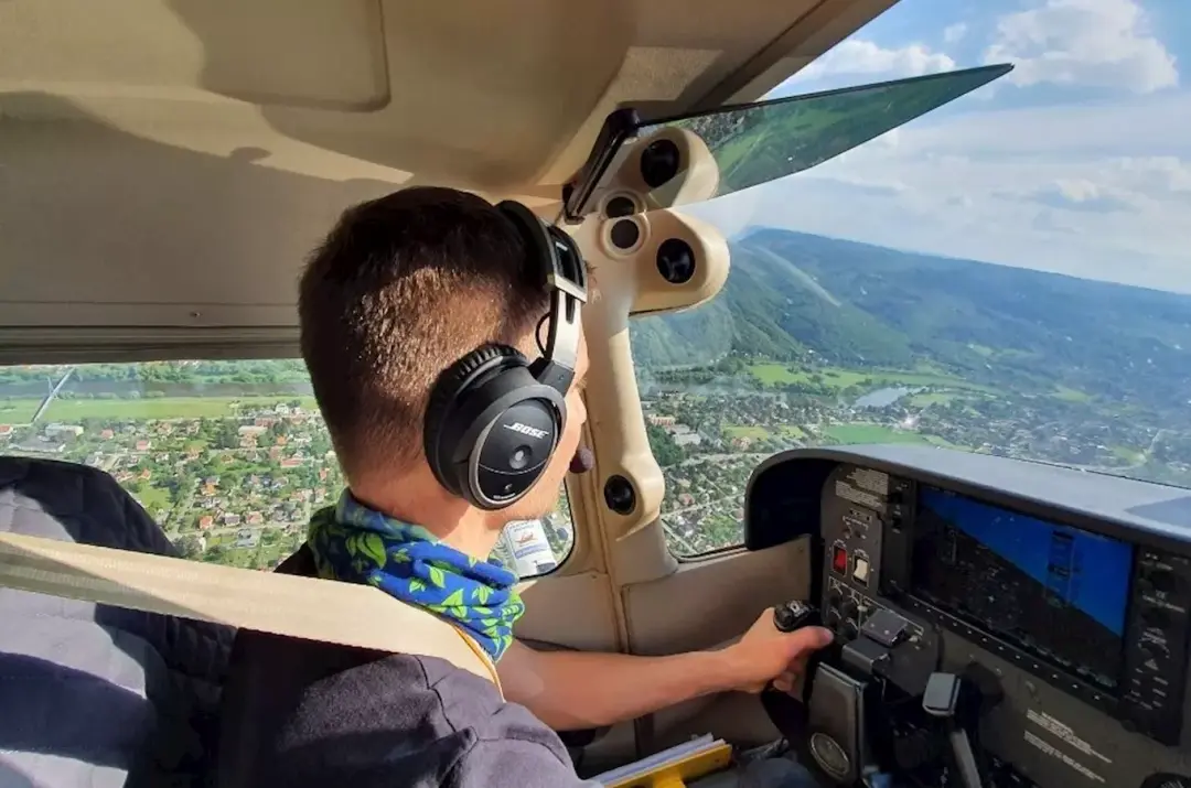 Pilotem letadla na zkoušku z Prahy