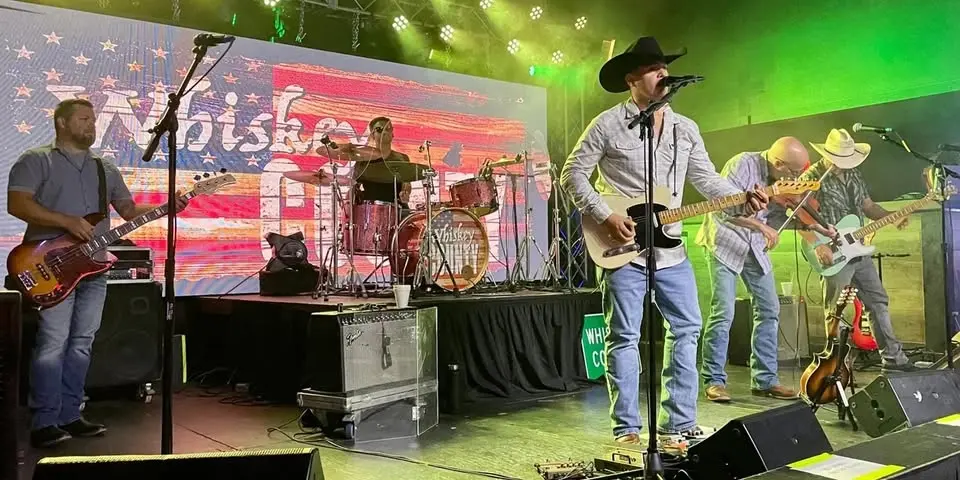 Whiskey County - 90’s Country Tribute | MadLife 7:00